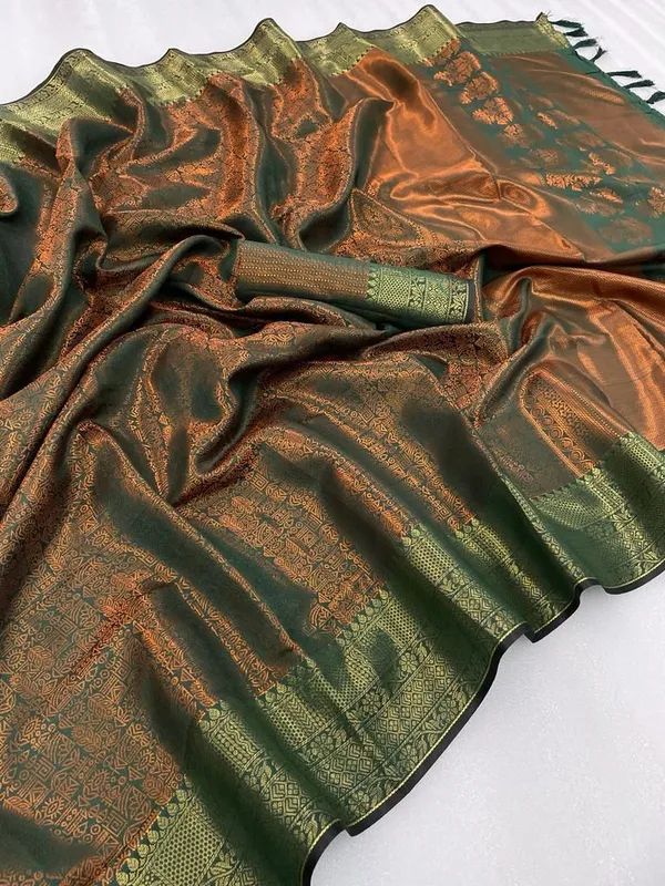 Forest_Green_Luxurious_Kanjivaram_Silk_Saree_Weave_of_Royalty_With_Blouse_Piece_Attached